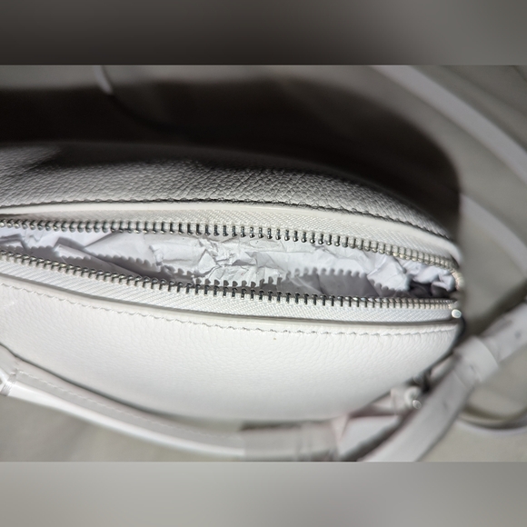 Kate Spade | Artic Friends White Leather Polar Bear Crossbody Handbag Purse NWT - Picture 9 of 9